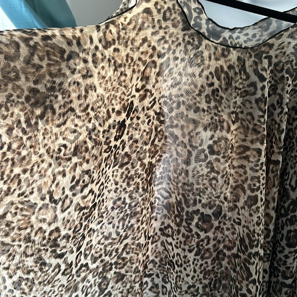 Absolutely beautiful leopard cover up - dress - high low - so many options - Picture 4 of 6